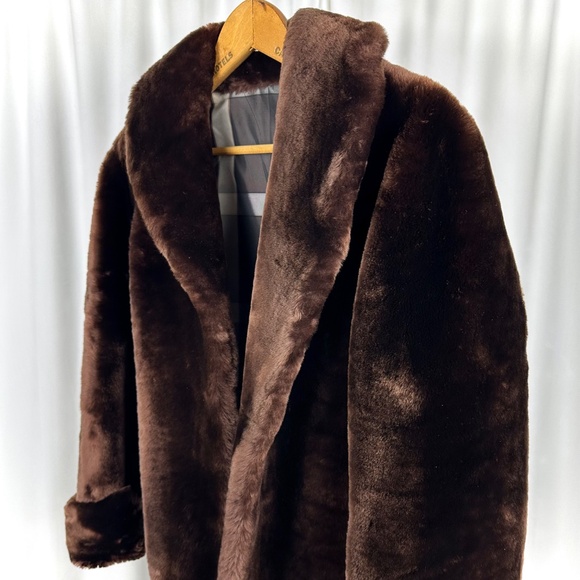 Vintage 1960’s Short Beaver Shearling Fur Coat in Dark Chocolate Brown • Medium - Picture 13 of 15